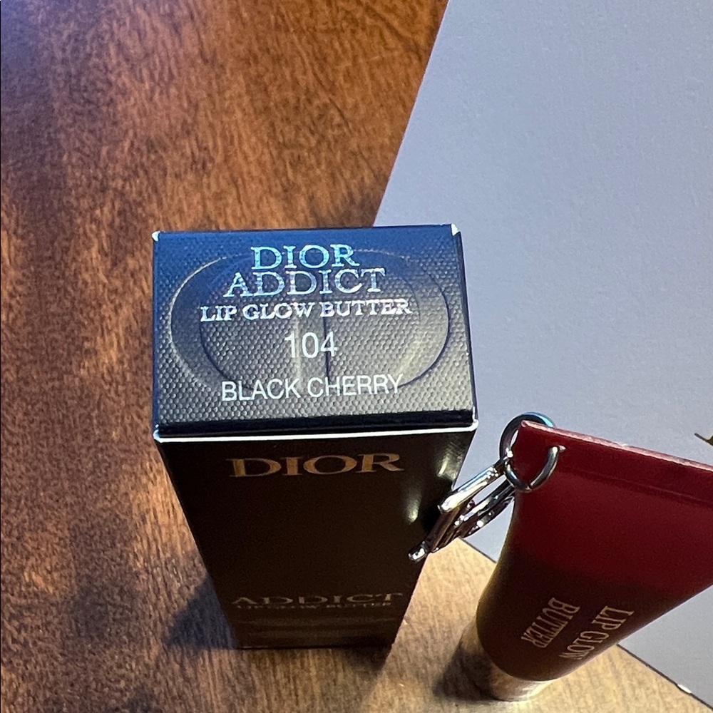 Dior Lip Glow Butter - 104 Black Cherry NIB - Picture 4 of 5
